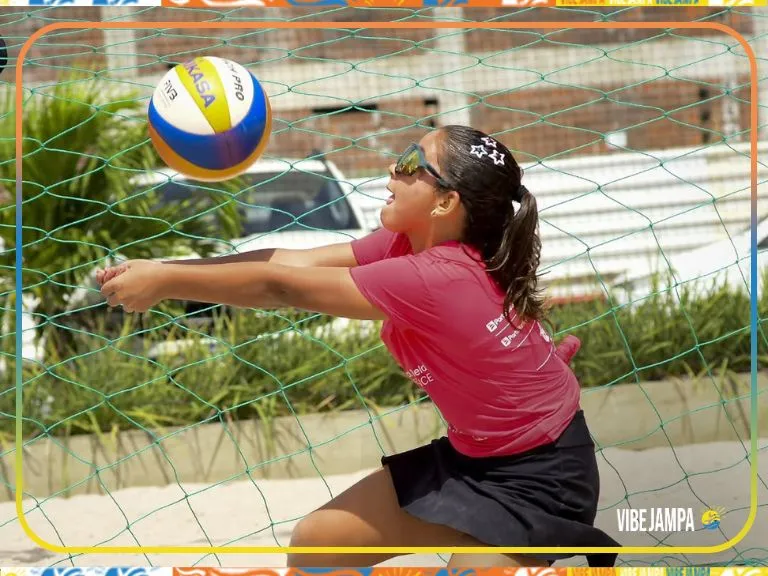Aos 10 anos, paraibana Malu Pontes se destaca como promessa do vôlei de praia